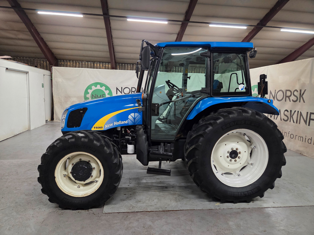 New Holland T5060 #Fin 1 eiers traktor - Tractor: foto 2 New Holland T5060 #Fin 1 eiers traktor - Tractor: foto 2