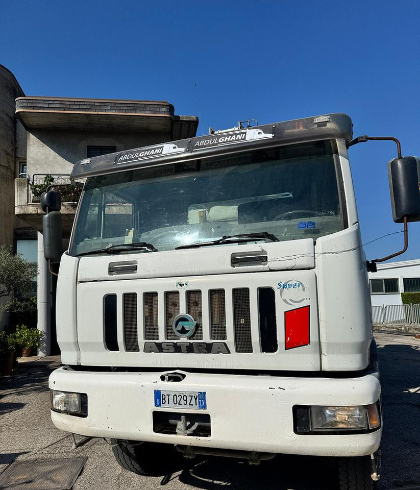 Betonpompa CIFA ASTRA HD84.38 - 2003 - Camión hormigonera con bomba: foto 2 Betonpompa CIFA ASTRA HD84.38 - 2003 - Camión hormigonera con bomba: foto 2