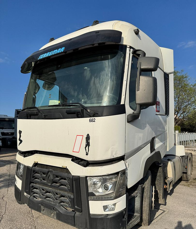 Renault T460 / 2015 / Euro 6 - Cabeza tractora: foto 2 Renault T460 / 2015 / Euro 6 - Cabeza tractora: foto 2