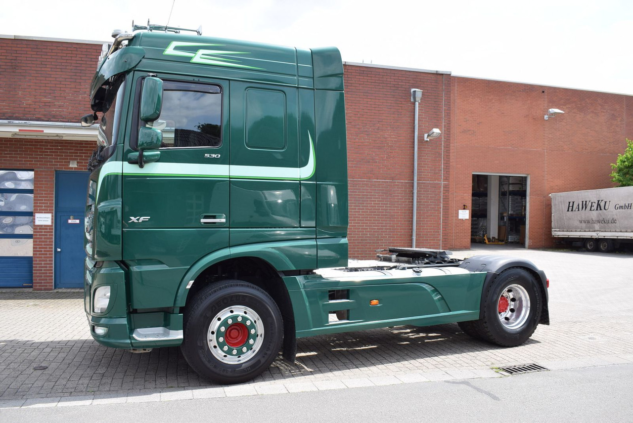 DAF XF 530 FT Retarder Leder Standklima Hydraulik - Cabeza tractora: foto 2 DAF XF 530 FT Retarder Leder Standklima Hydraulik - Cabeza tractora: foto 2