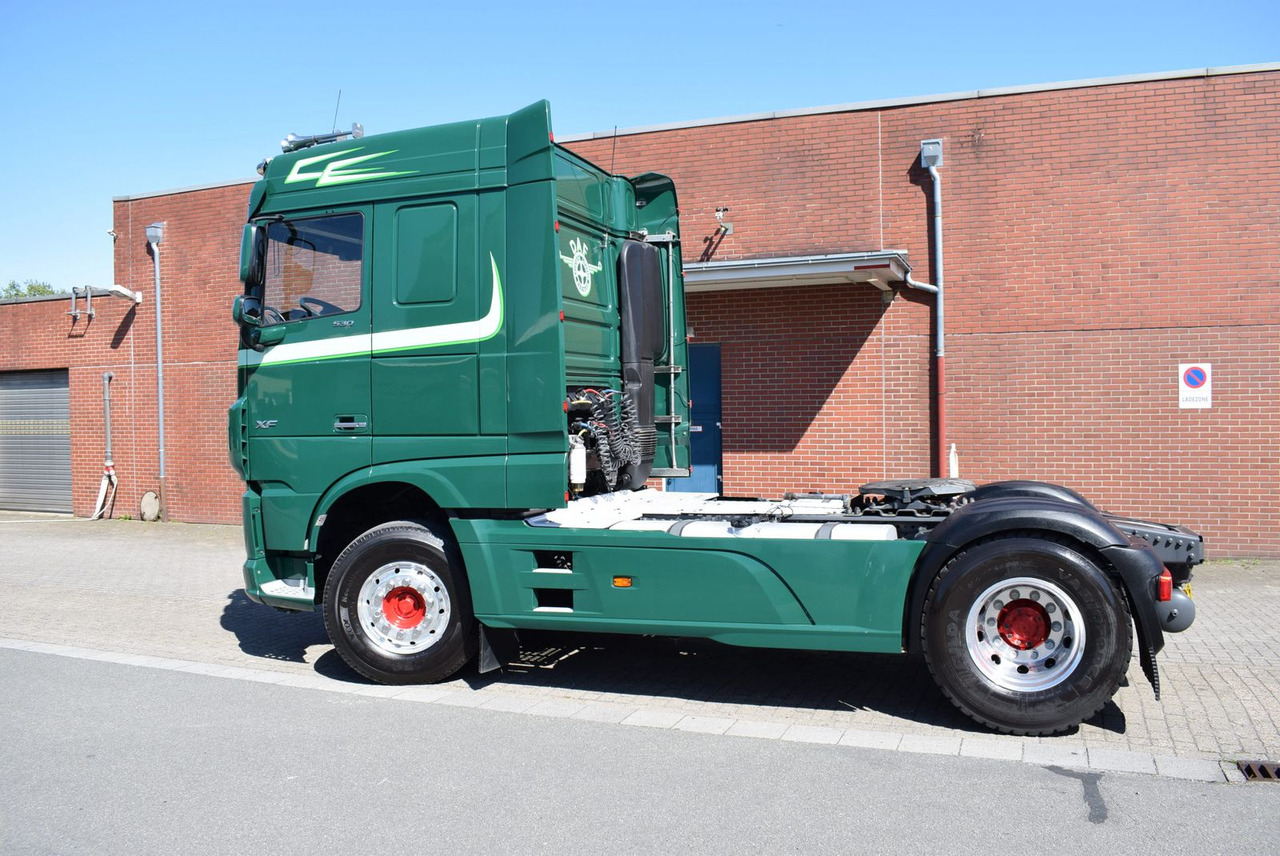 DAF XF 530 FT Retarder Leder Standklima Hydraulik - Cabeza tractora: foto 4 DAF XF 530 FT Retarder Leder Standklima Hydraulik - Cabeza tractora: foto 4