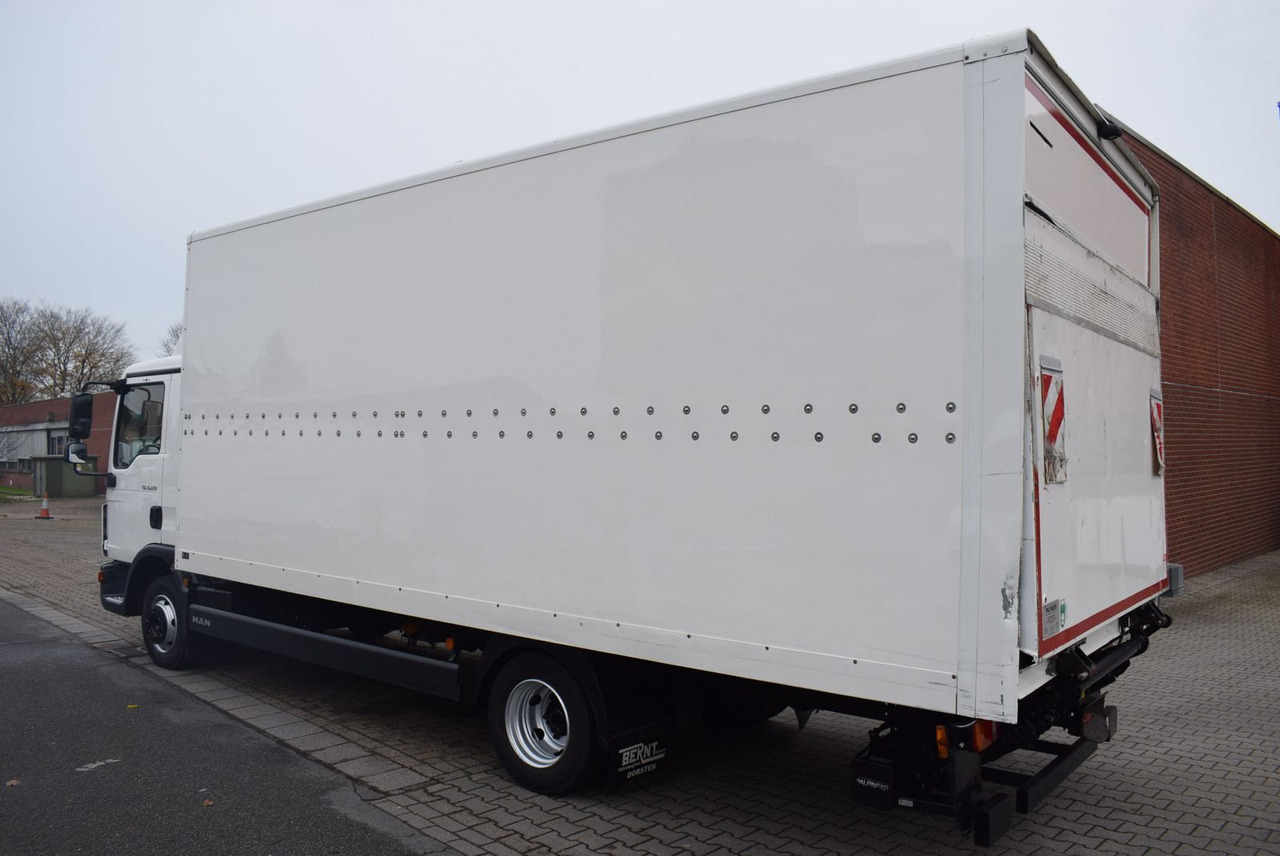 MAN TGL 8.220 Koffer LBW Klima EURO6 Luftfederung - Furgoneta caja cerrada: foto 4 MAN TGL 8.220 Koffer LBW Klima EURO6 Luftfederung - Furgoneta caja cerrada: foto 4