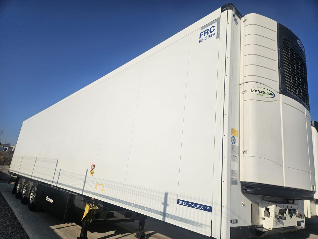 Semirremolque frigorífico KRONE SD  Carrier Vector 1550: foto 12