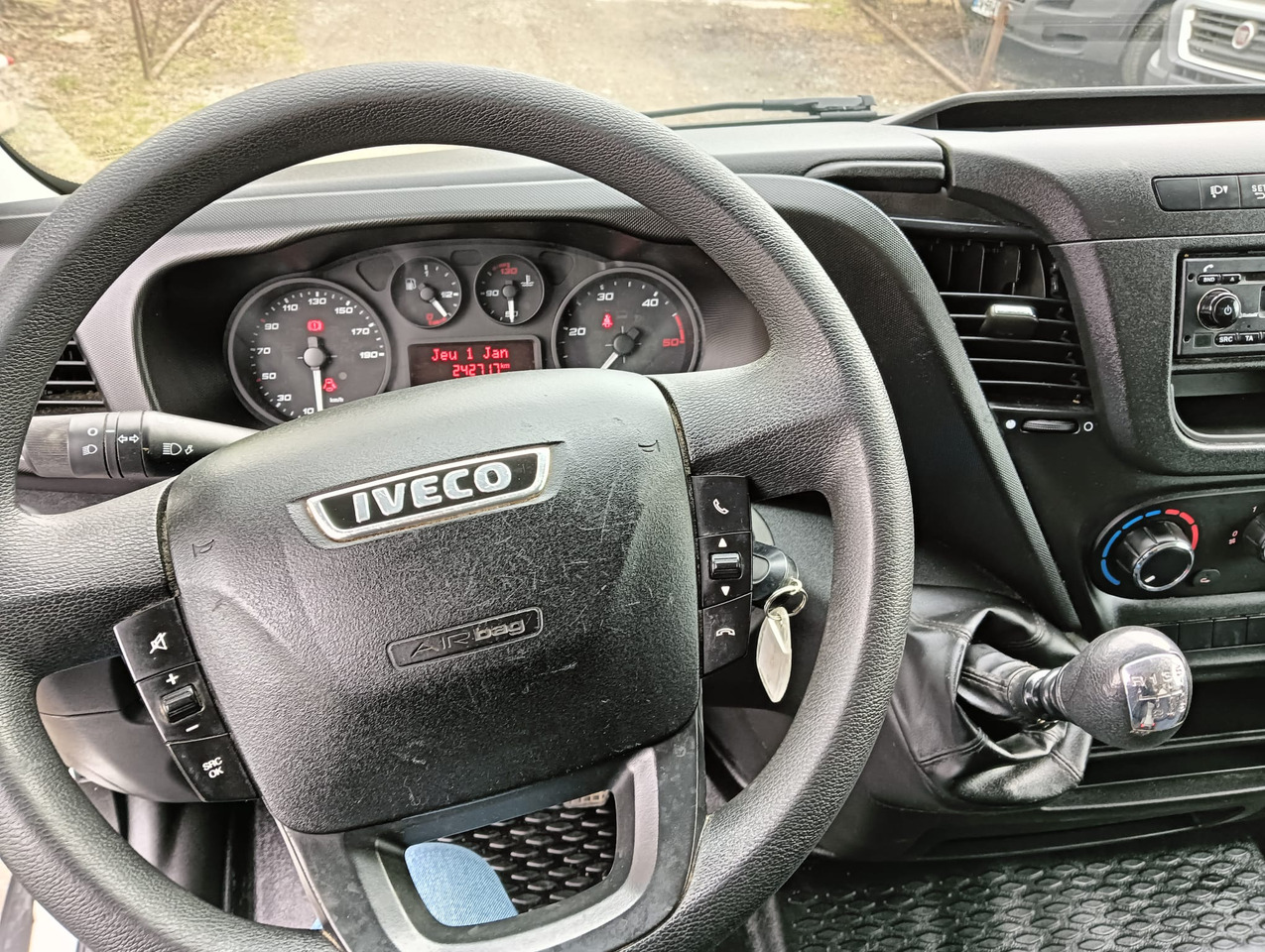 IVECO DAILY 35C14 WYWROTKA KIPER NR 820 - Furgoneta basculante: foto 3 IVECO DAILY 35C14 WYWROTKA KIPER NR 820 - Furgoneta basculante: foto 3