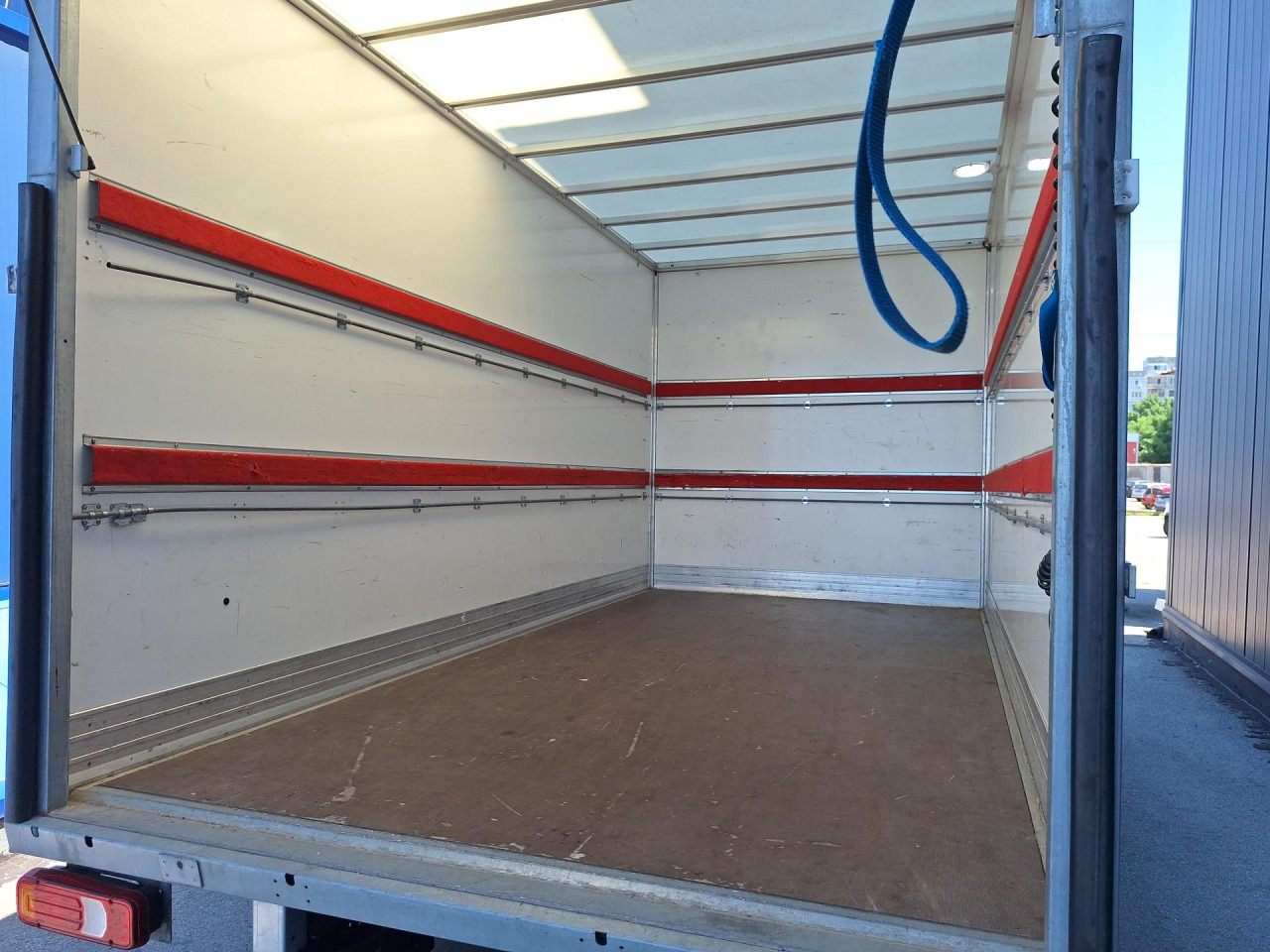 IVECO Daily 35 C 16 - Furgoneta caja cerrada: foto 4 IVECO Daily 35 C 16 - Furgoneta caja cerrada: foto 4