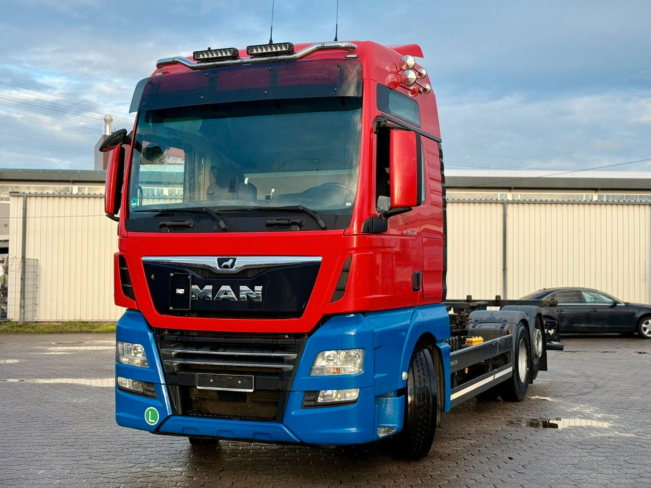 MAN TGX 26.470 XXL 6x2 BDF+Retarter +Standklima - Camión portacontenedore/ Intercambiable: foto 2 MAN TGX 26.470 XXL 6x2 BDF+Retarter +Standklima - Camión portacontenedore/ Intercambiable: foto 2