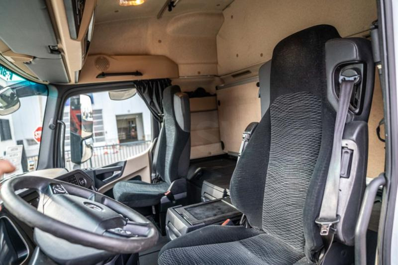 Foto del interior 1: Cabeza tractora Mercedes ACTROS 1845 LS+E6