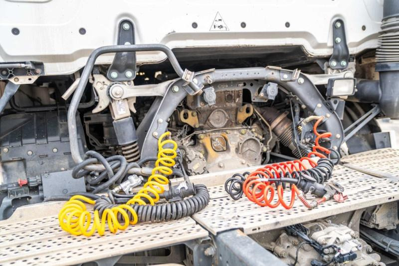 Cabeza tractora Mercedes ACTROS 1845 LS+E6: foto 8