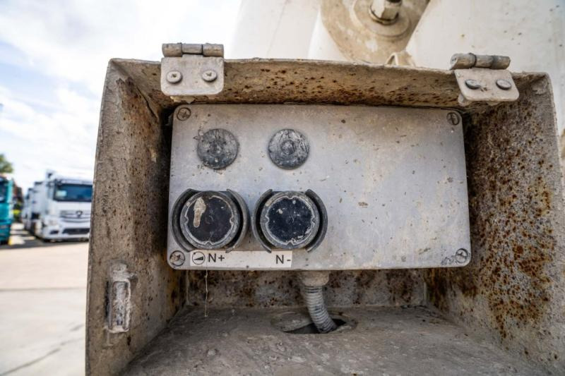 Camión hormigonera MAN TGS 32 360 BB+ LIEBHERR 9m3: foto 10 Camión hormigonera MAN TGS 32 360 BB+ LIEBHERR 9m3: foto 10