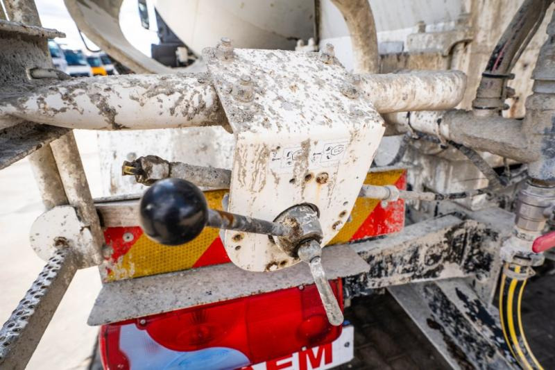 Camión hormigonera MAN TGS 32 360 BB+ LIEBHERR 9m3: foto 9 Camión hormigonera MAN TGS 32 360 BB+ LIEBHERR 9m3: foto 9