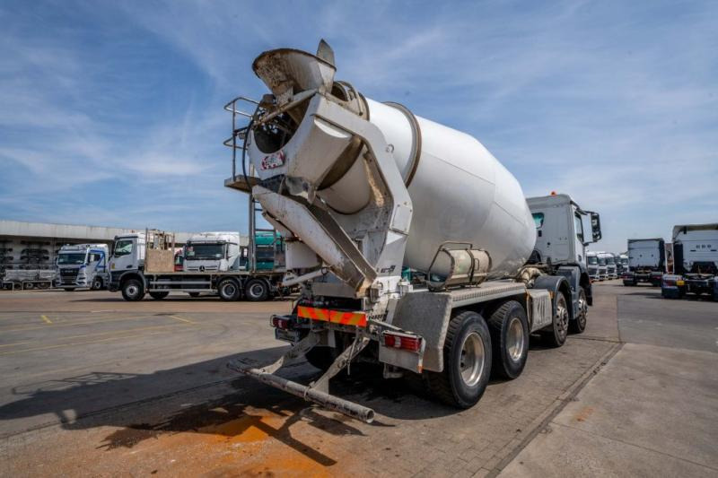 Mercedes AROCS 3240 BB+STETTER 9m3 - Camión hormigonera: foto 4 Mercedes AROCS 3240 BB+STETTER 9m3 - Camión hormigonera: foto 4