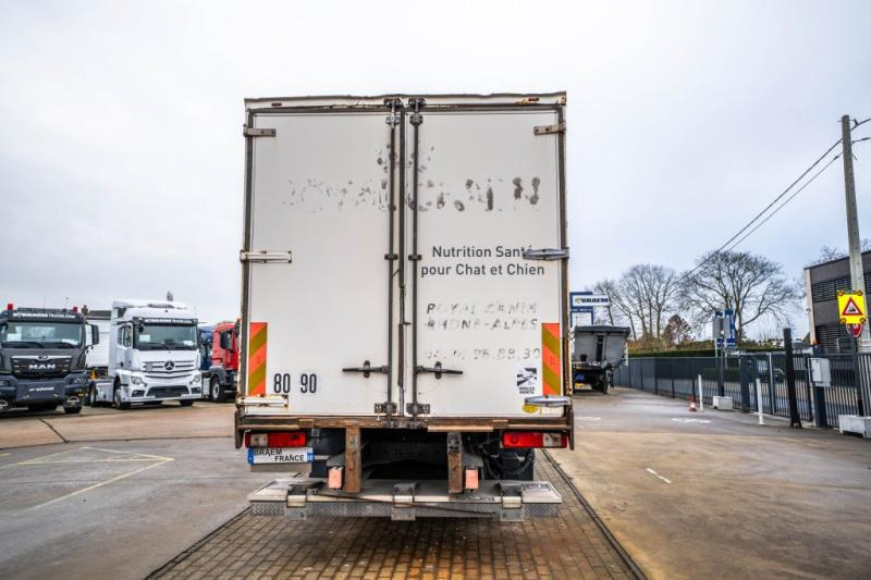 Renault D 19 280 WIDE + DHOLLANDIA 3 T. - Camión caja cerrada: foto 4 Renault D 19 280 WIDE + DHOLLANDIA 3 T. - Camión caja cerrada: foto 4