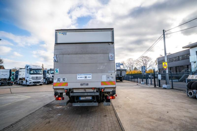 Renault D12 210 DXI // HAYON DHOLLANDIA - Camión caja cerrada: foto 4 Renault D12 210 DXI // HAYON DHOLLANDIA - Camión caja cerrada: foto 4