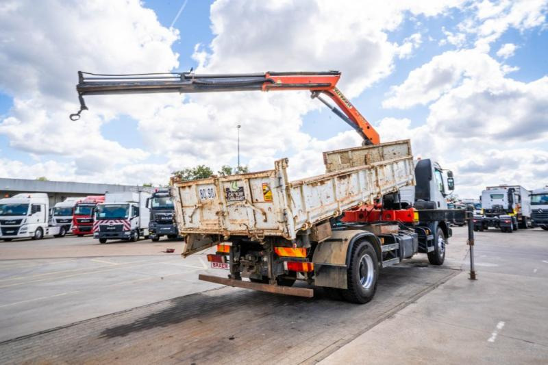 Renault KERAX 320 DCI +BIBENNE+PALFINGER 12Ton/m/2 EXT. - Camión volquete, Camión grúa: foto 4 Renault KERAX 320 DCI +BIBENNE+PALFINGER 12Ton/m/2 EXT. - Camión volquete, Camión grúa: foto 4