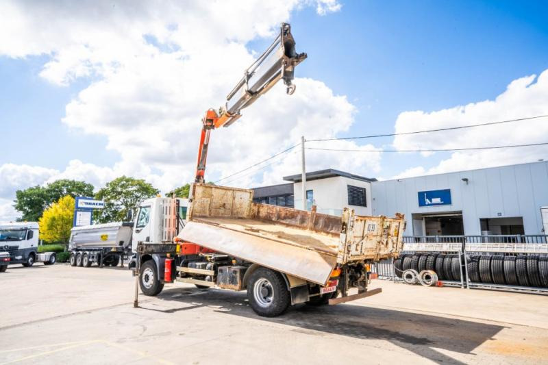 Renault KERAX 320 DCI +BIBENNE+PALFINGER 12Ton/m/2 EXT. - Camión volquete, Camión grúa: foto 5 Renault KERAX 320 DCI +BIBENNE+PALFINGER 12Ton/m/2 EXT. - Camión volquete, Camión grúa: foto 5