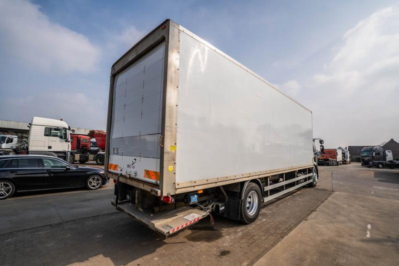 Renault MIDLUM 270 DXI - Camión caja cerrada: foto 4 Renault MIDLUM 270 DXI - Camión caja cerrada: foto 4