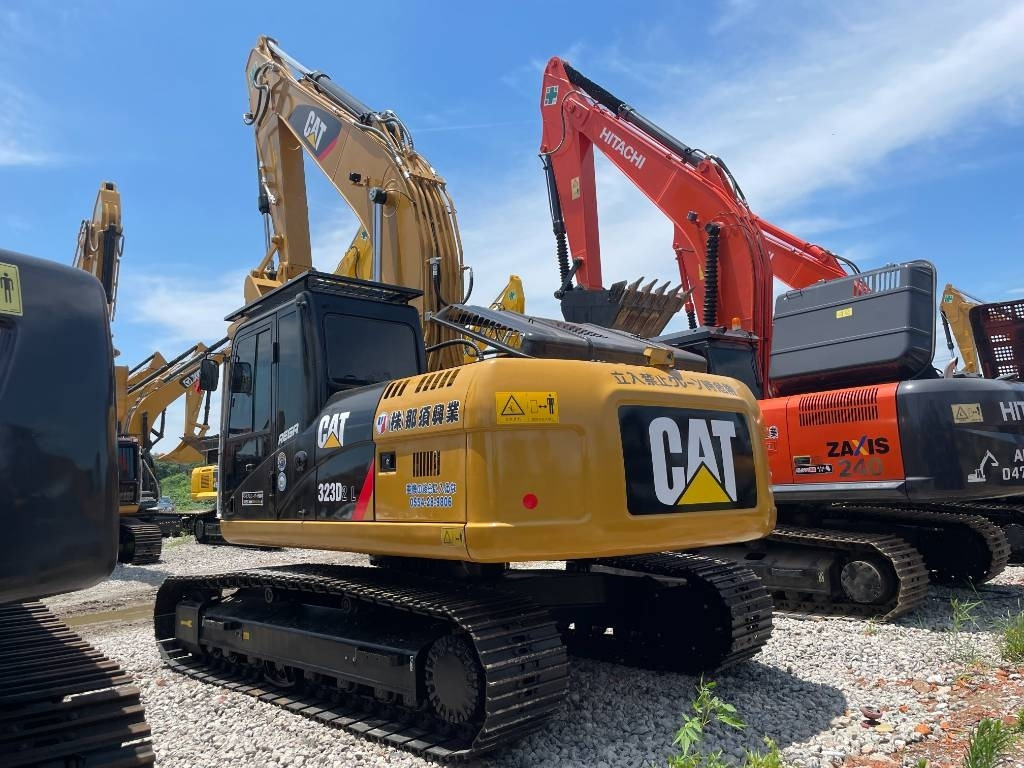 CAT 323D2 - Excavadora de cadenas: foto 1 CAT 323D2 - Excavadora de cadenas: foto 1