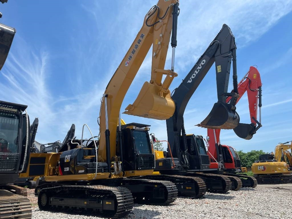 CAT 323D2 - Excavadora de cadenas: foto 5 CAT 323D2 - Excavadora de cadenas: foto 5