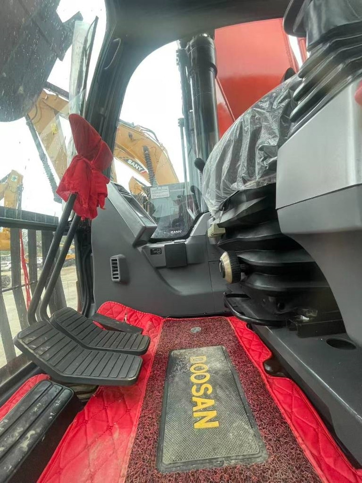 Doosan DX 225 LC  - Excavadora de cadenas: foto 5 Doosan DX 225 LC  - Excavadora de cadenas: foto 5