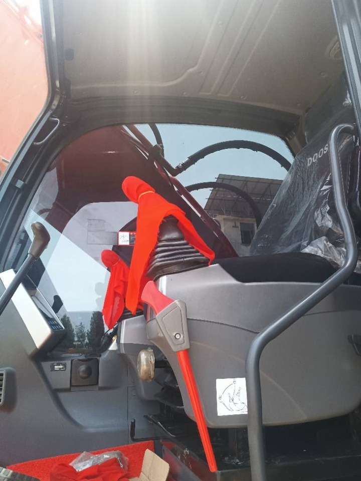 Doosan DX 225 LCA - Excavadora de cadenas: foto 4 Doosan DX 225 LCA - Excavadora de cadenas: foto 4