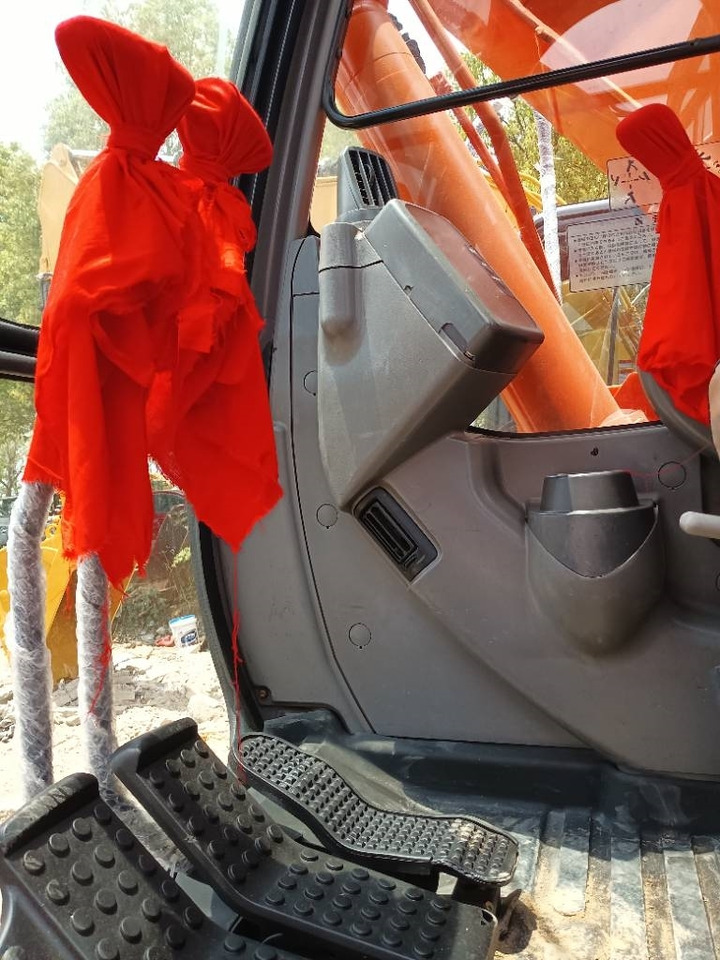 Hitachi ZX 135 U-5 - Excavadora de cadenas: foto 5 Hitachi ZX 135 U-5 - Excavadora de cadenas: foto 5