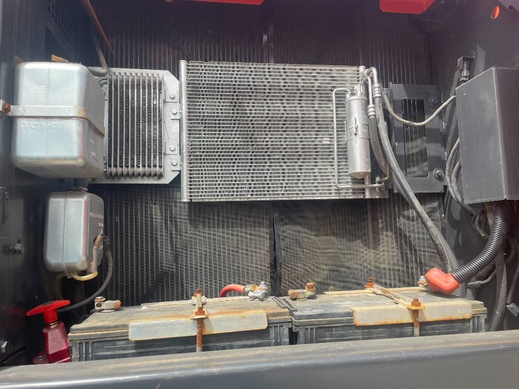 Hitachi ZX 240 - Excavadora de cadenas: foto 3 Hitachi ZX 240 - Excavadora de cadenas: foto 3