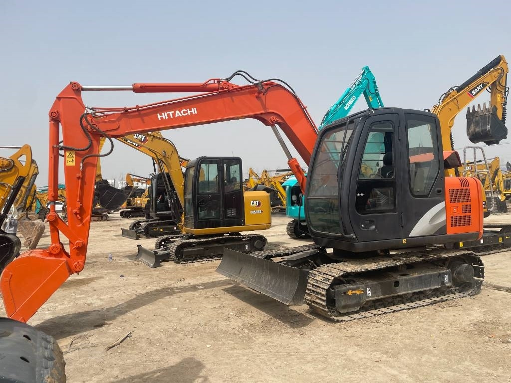 Hitachi ZX 70 - Excavadora de cadenas: foto 1 Hitachi ZX 70 - Excavadora de cadenas: foto 1