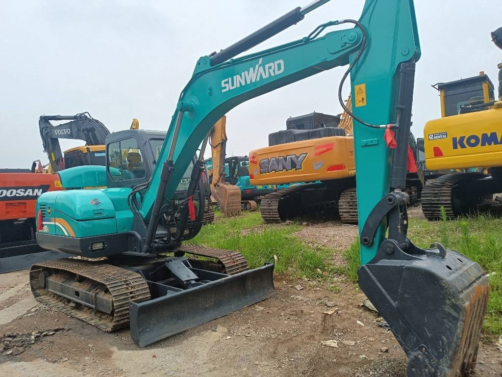 Miniexcavadora Sunward SWE 80 E: foto 1