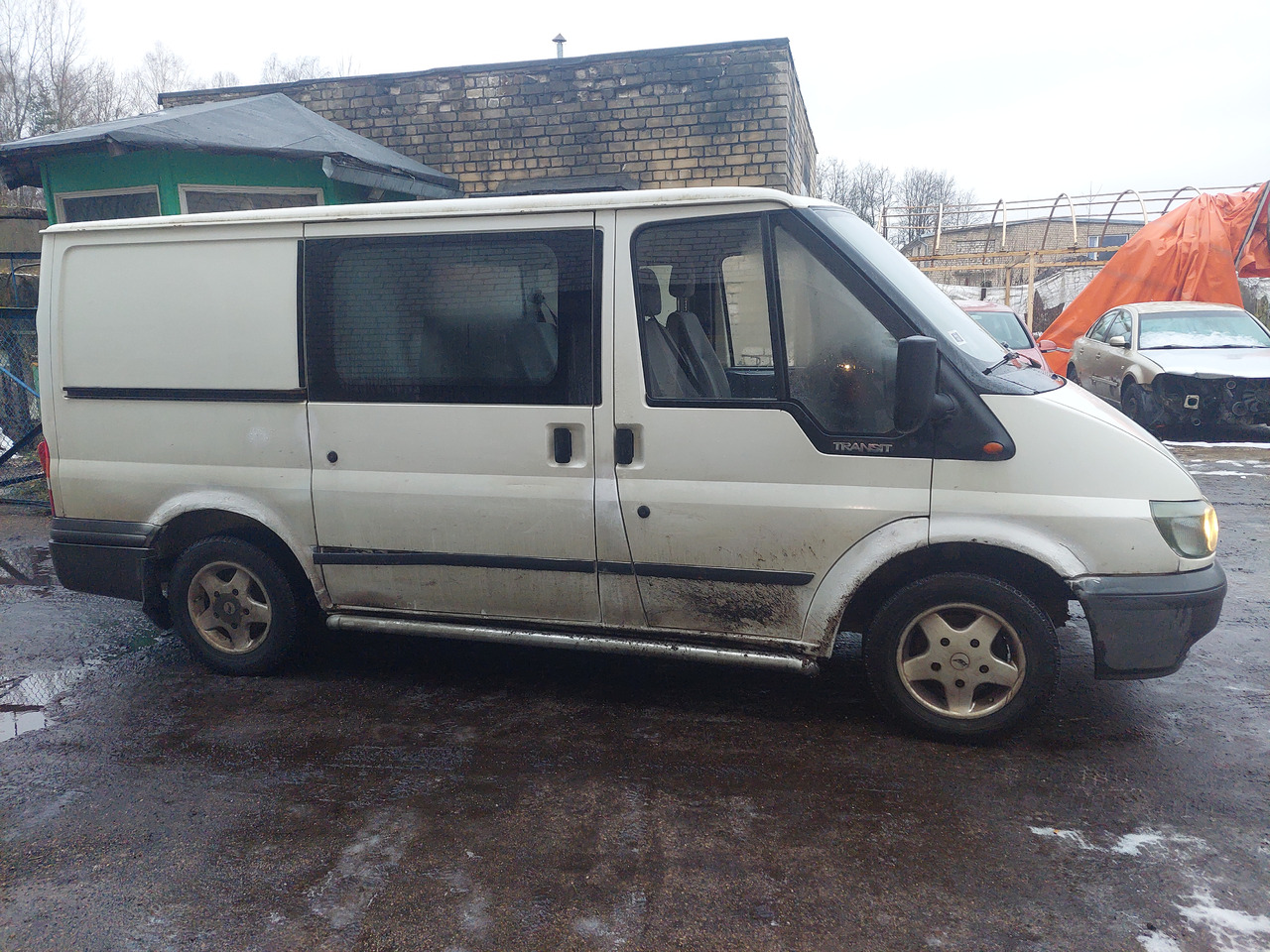 FORD - Furgoneta combi: foto 2 FORD - Furgoneta combi: foto 2