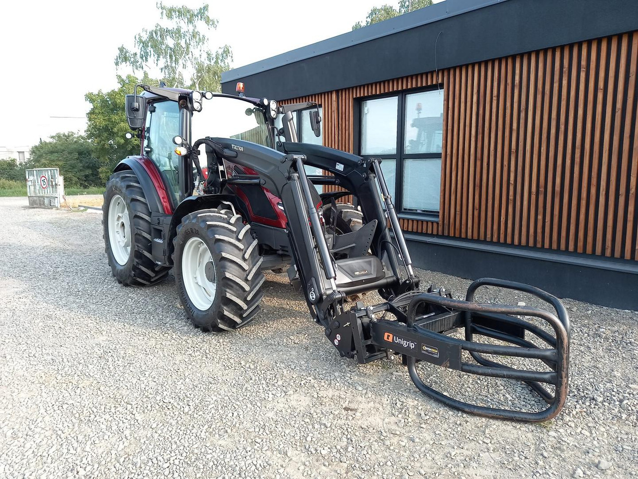 Valtra G, Agco power MBTN - D5, 115 A - Tractor: foto 3 Valtra G, Agco power MBTN - D5, 115 A - Tractor: foto 3