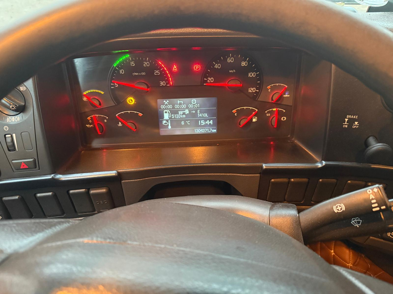 Cabeza tractora VOLVO FH460: foto 13