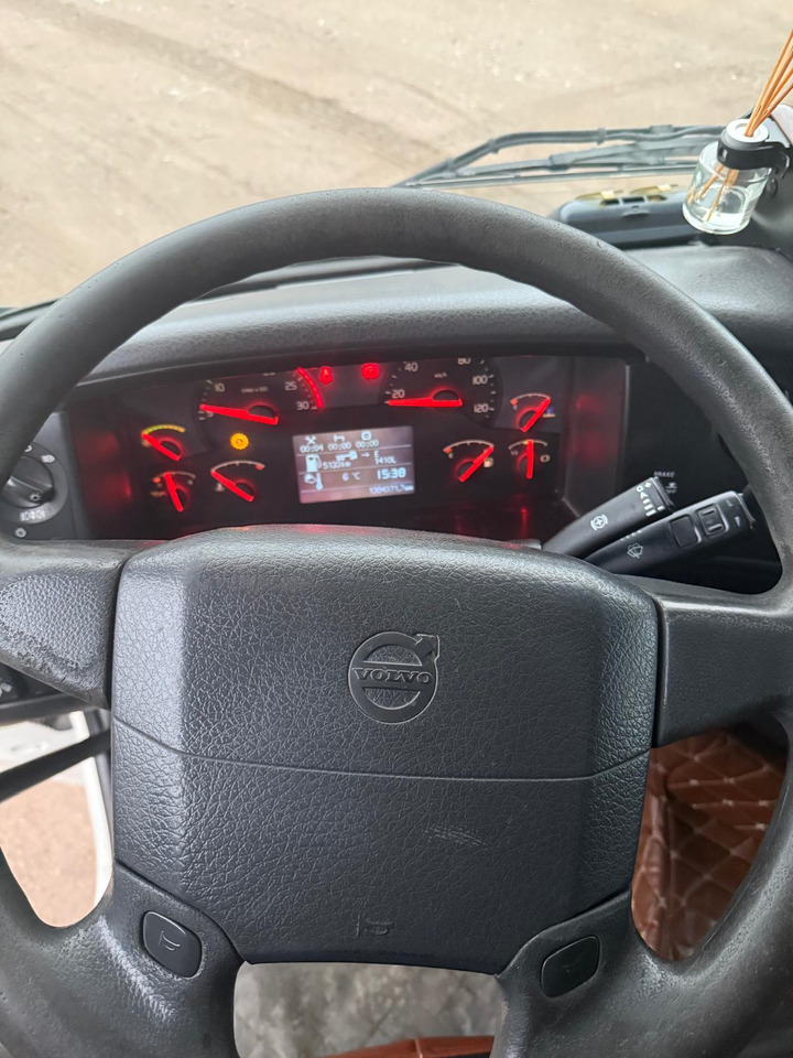 Cabeza tractora VOLVO FH460: foto 10