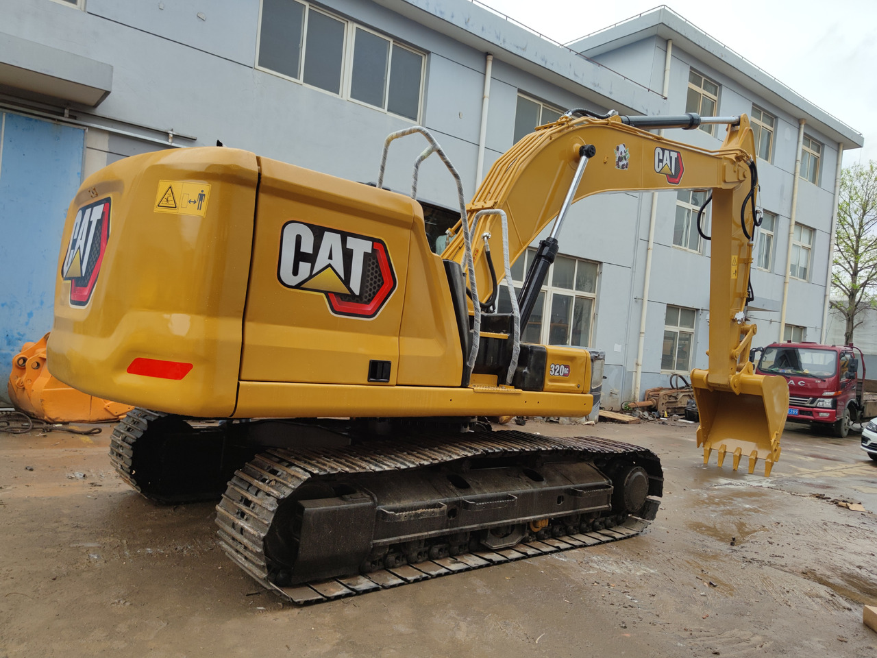 CATERPILLAR 320GC - Autogrúa: foto 1 CATERPILLAR 320GC - Autogrúa: foto 1