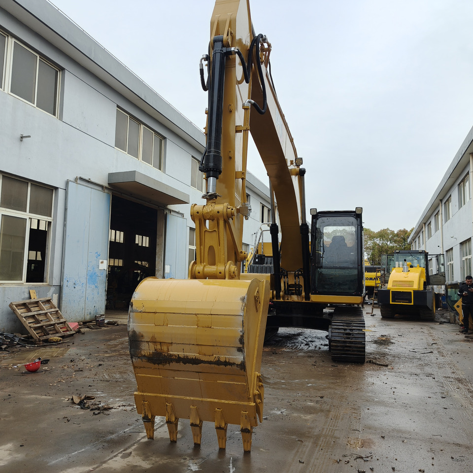 Excavadora de cadenas CATERPILLAR 320GC: foto 6
