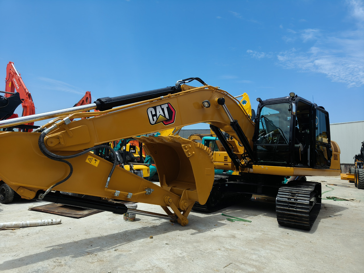 CATERPILLAR 320GX - Excavadora de cadenas: foto 2 CATERPILLAR 320GX - Excavadora de cadenas: foto 2