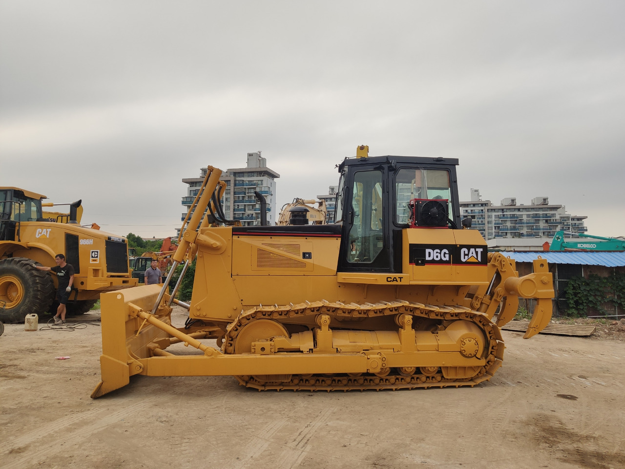 CATERPILLAR D6G Used bulldozer - Bulldozer: foto 1 CATERPILLAR D6G Used bulldozer - Bulldozer: foto 1