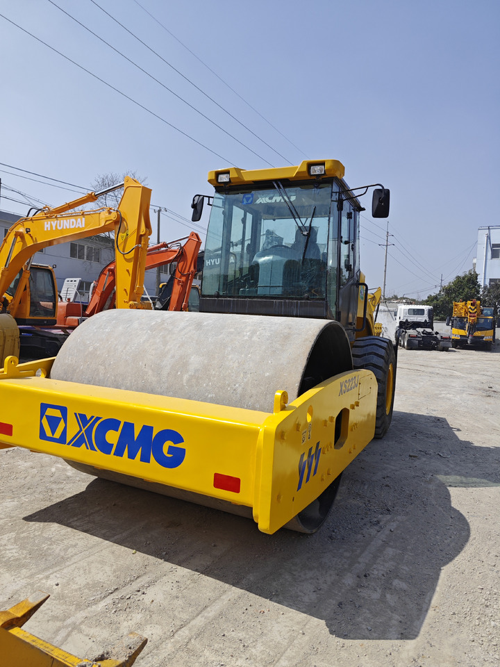 XCMG XS223J used xcmg road roller - Compactador: foto 3 XCMG XS223J used xcmg road roller - Compactador: foto 3