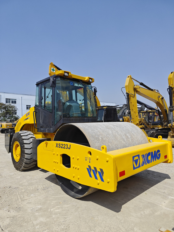 XCMG XS223J used xcmg road roller - Compactador: foto 2 XCMG XS223J used xcmg road roller - Compactador: foto 2