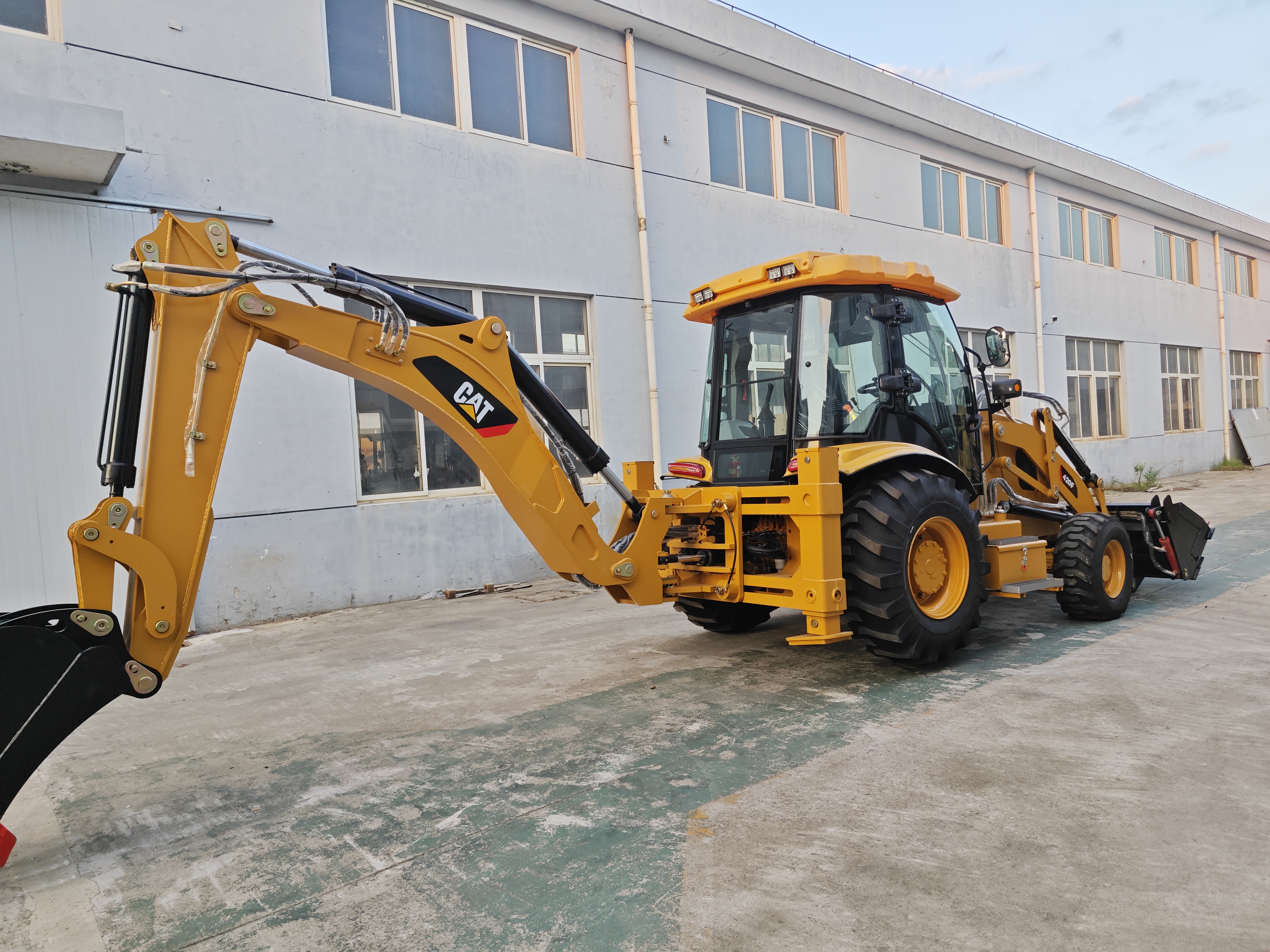 Caterpillar 420F used cat loader - Retroexcavadora: foto 4 Caterpillar 420F used cat loader - Retroexcavadora: foto 4