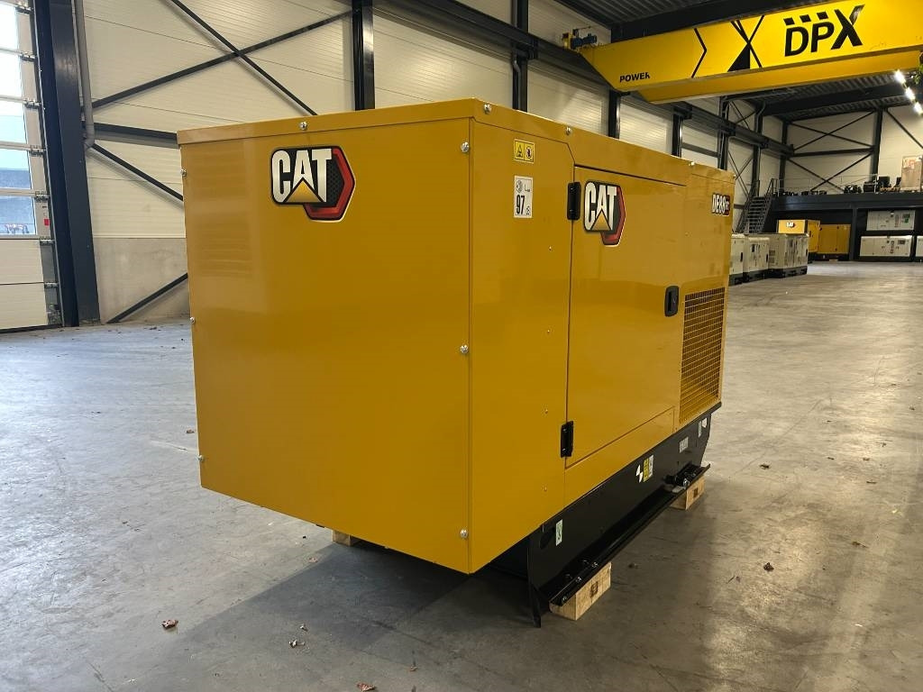 CAT DE88GC - 88 kVA Stand-by Generator Set - DPX-18207 - Generador industriale: foto 4 CAT DE88GC - 88 kVA Stand-by Generator Set - DPX-18207 - Generador industriale: foto 4