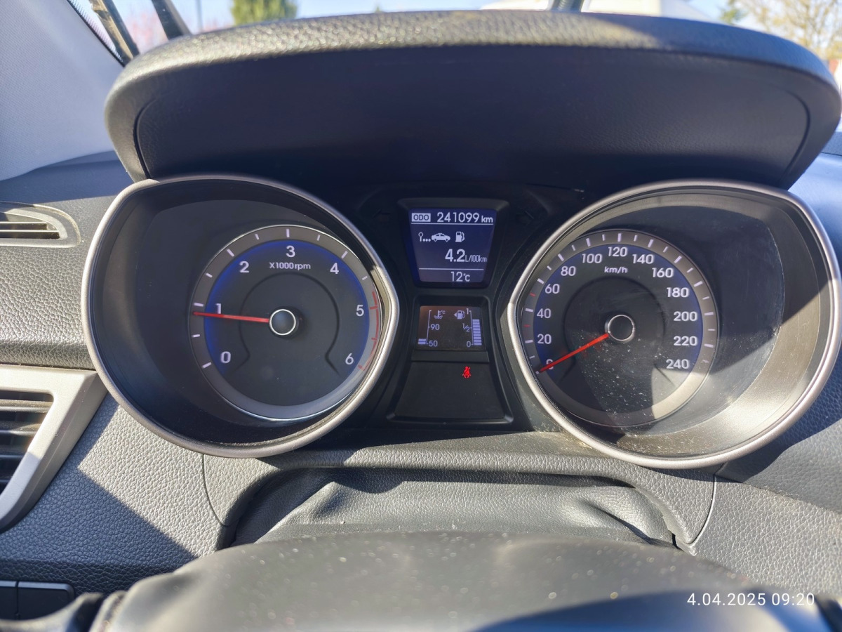 HYUNDAI I30 HATCHBACK - Hatchback: foto 5 HYUNDAI I30 HATCHBACK - Hatchback: foto 5