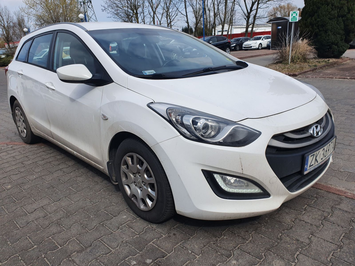 HYUNDAI I30 KOMBI - Coche: foto 1 HYUNDAI I30 KOMBI - Coche: foto 1