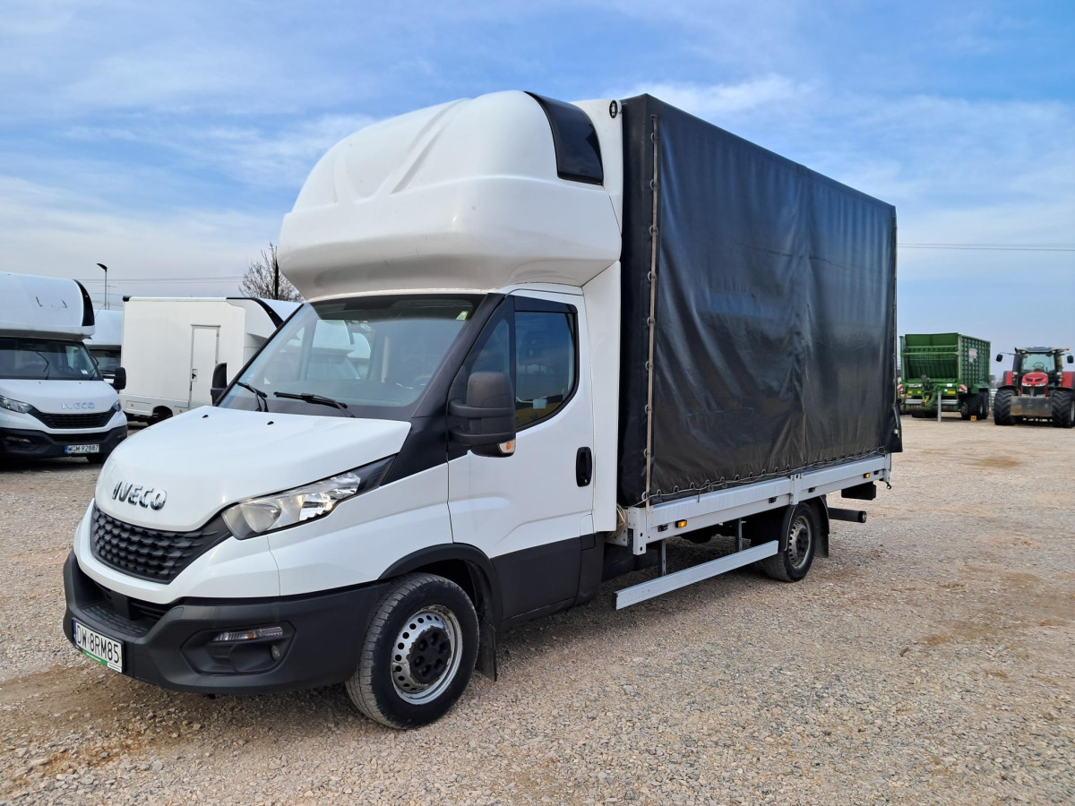 IVECO PLANDEKA Z WINDĄ - Furgoneta con lona: foto 2 IVECO PLANDEKA Z WINDĄ - Furgoneta con lona: foto 2
