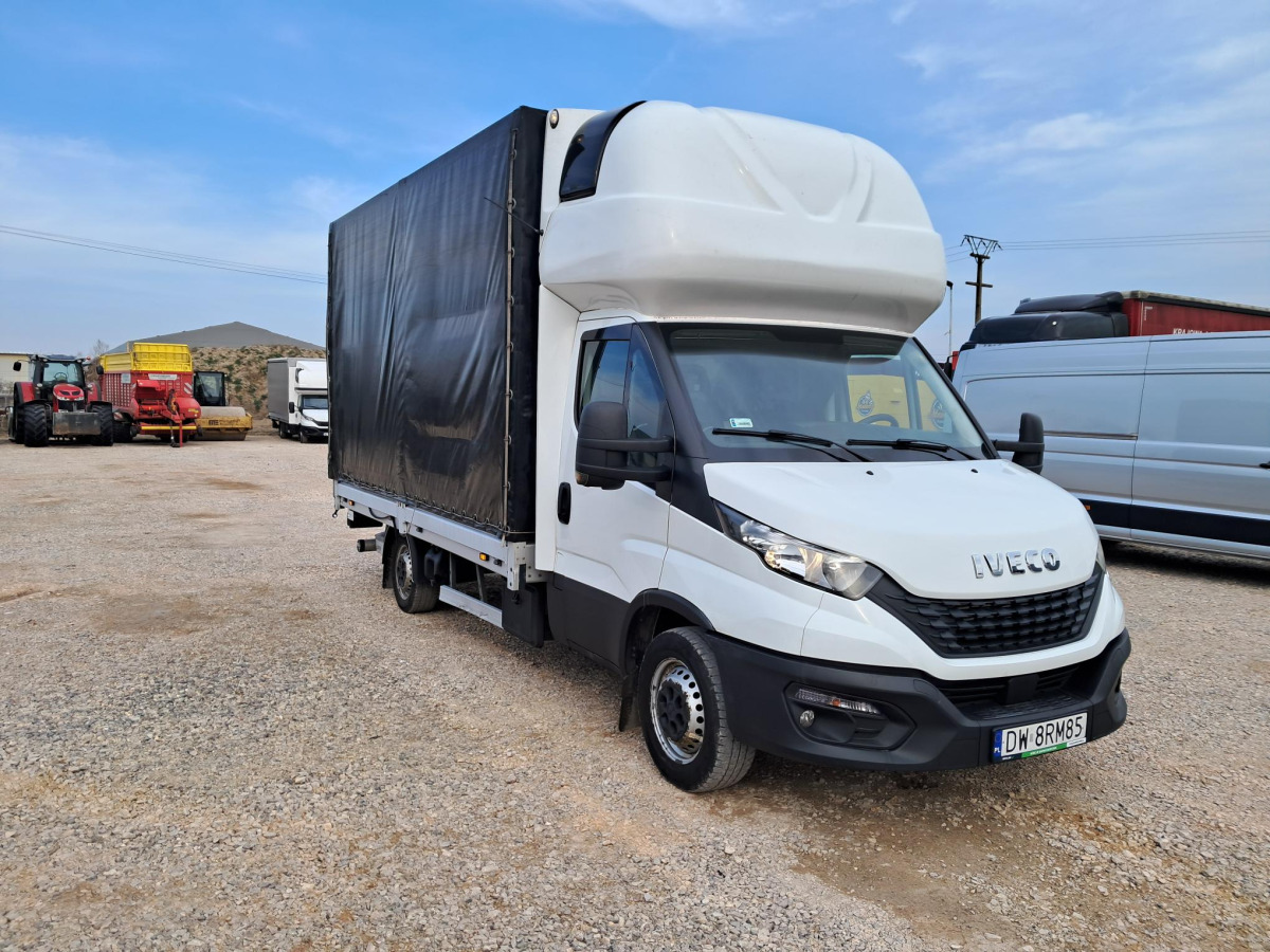IVECO PLANDEKA Z WINDĄ - Furgoneta con lona: foto 1 IVECO PLANDEKA Z WINDĄ - Furgoneta con lona: foto 1