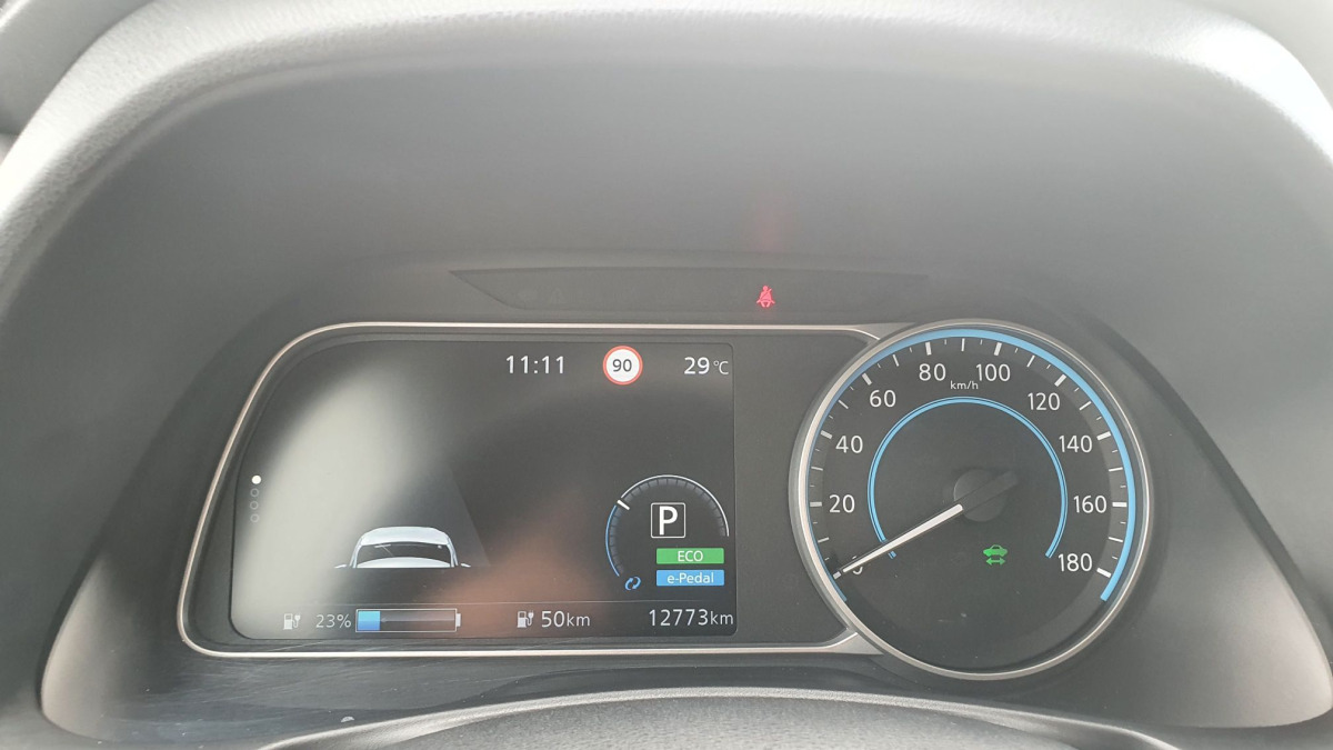 Hatchback NISSAN LEAF HATCHBACK: foto 10