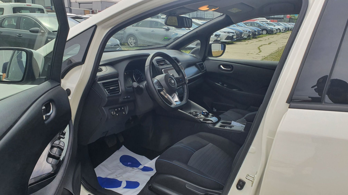 Hatchback NISSAN LEAF HATCHBACK: foto 7