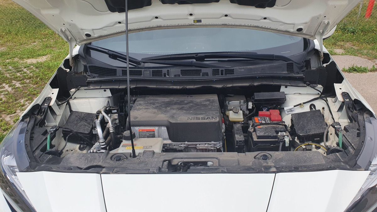 Hatchback NISSAN LEAF HATCHBACK: foto 13