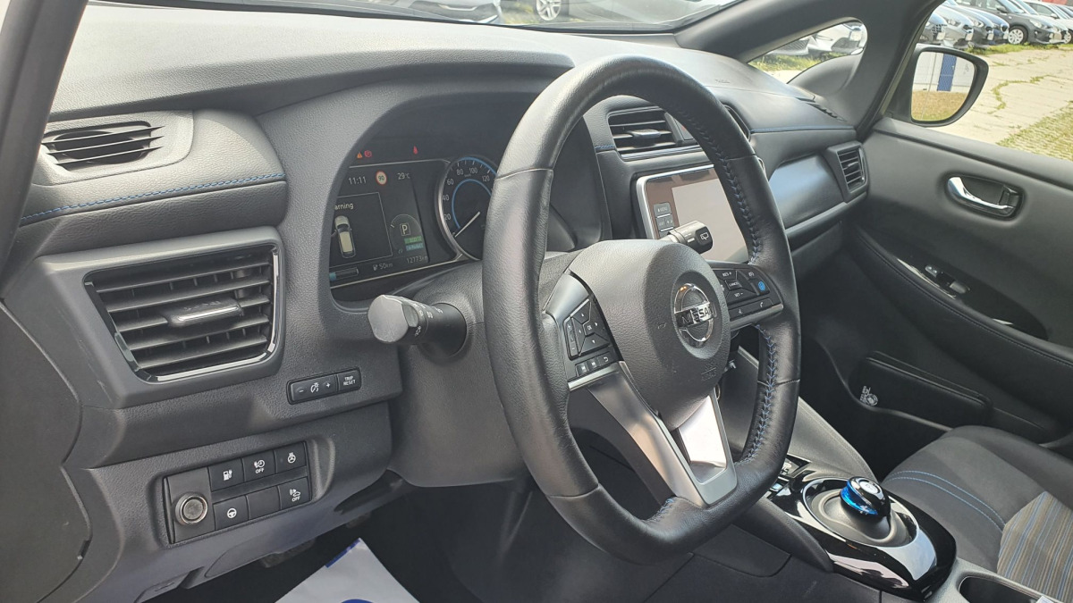 Hatchback NISSAN LEAF HATCHBACK: foto 8