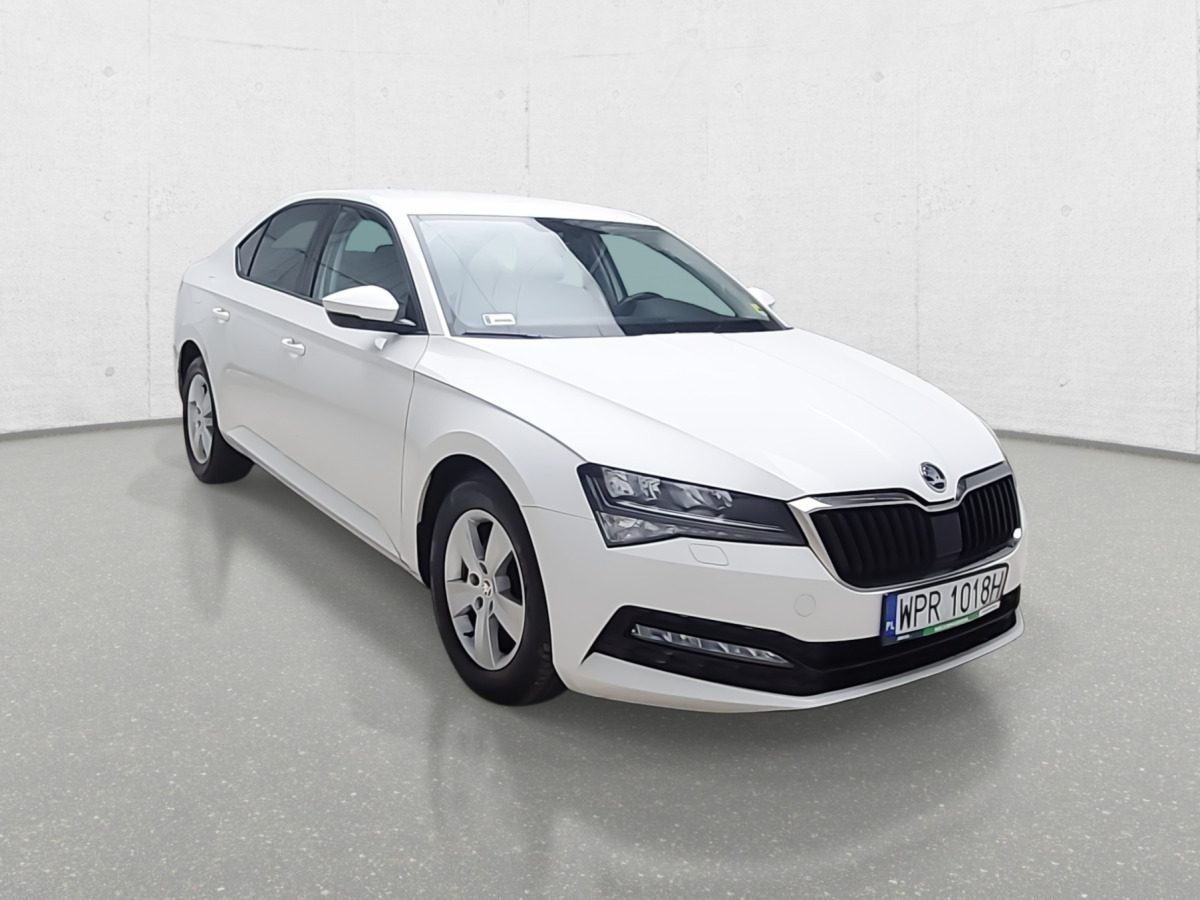 Coche SKODA SUPERB SEDAN: foto 1