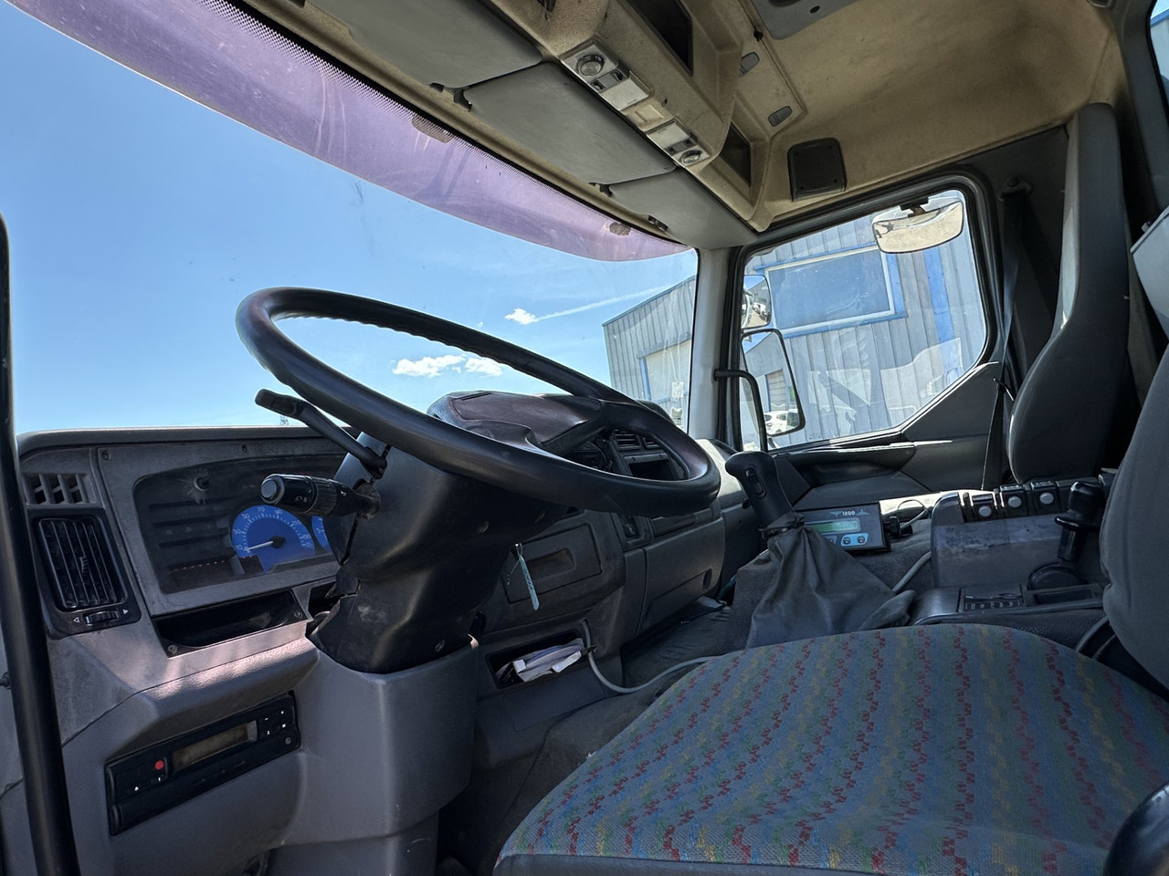 RENAULT KERAX 370 DCI - Camión multibasculante: foto 4 RENAULT KERAX 370 DCI - Camión multibasculante: foto 4